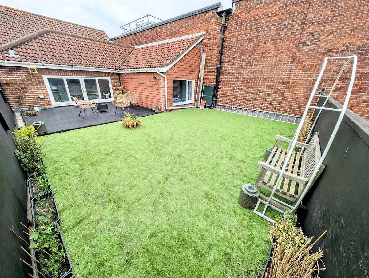Spacious Apartment With Private Terrace Close To Beaches And The New Forest Bournemouth Egyesült Királyság