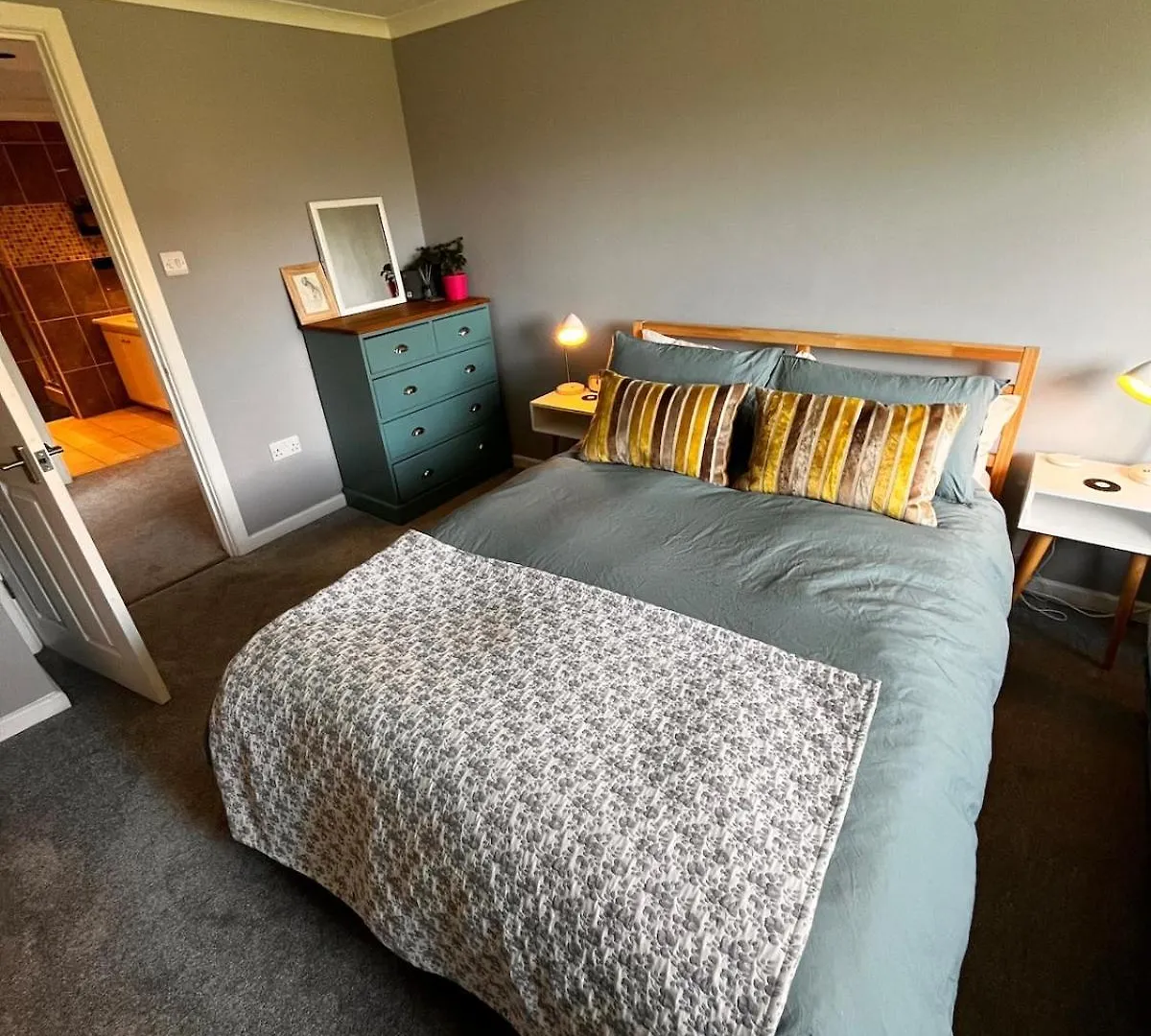 Spacious Apartment With Private Terrace Close To Beaches And The New Forest Bournemouth 0*,  Egyesült Királyság