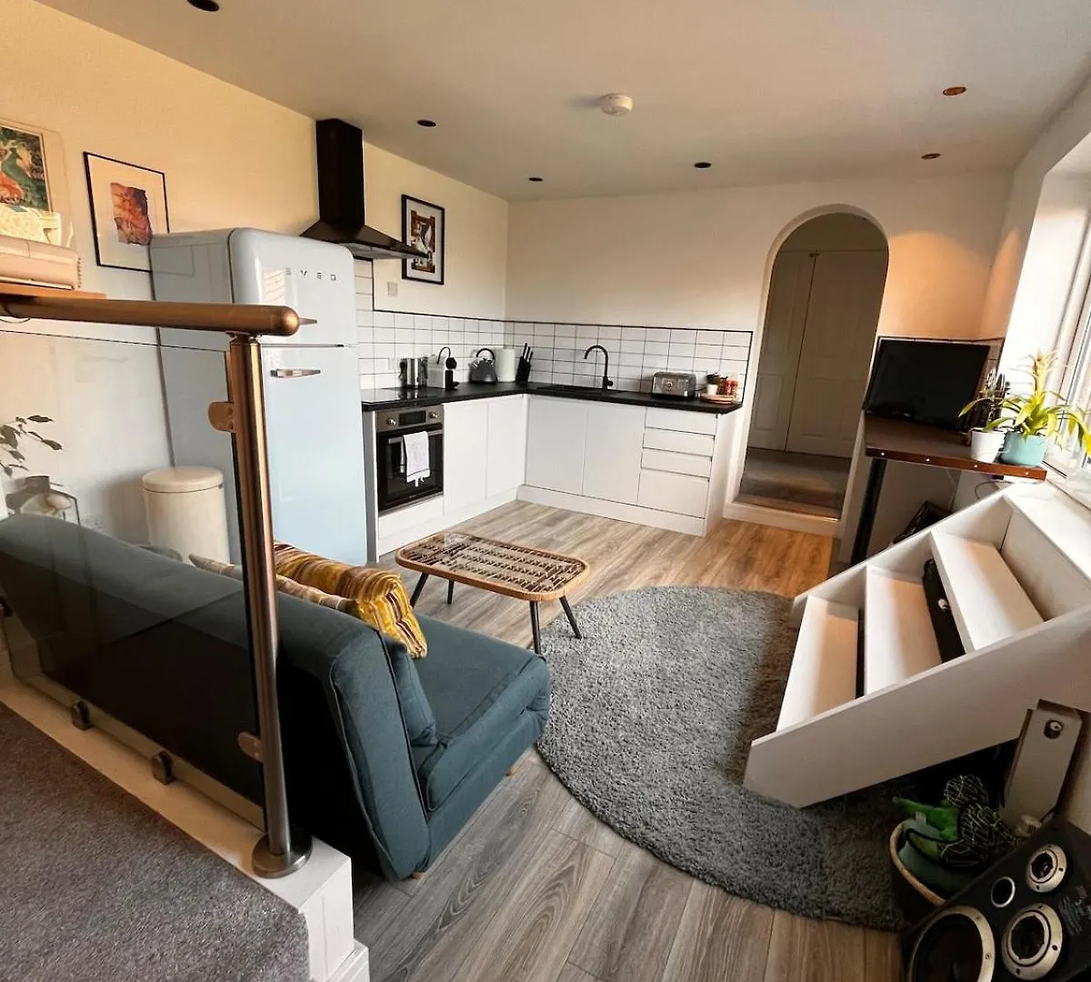 Spacious Apartment With Private Terrace Close To Beaches And The New Forest 伯恩茅斯