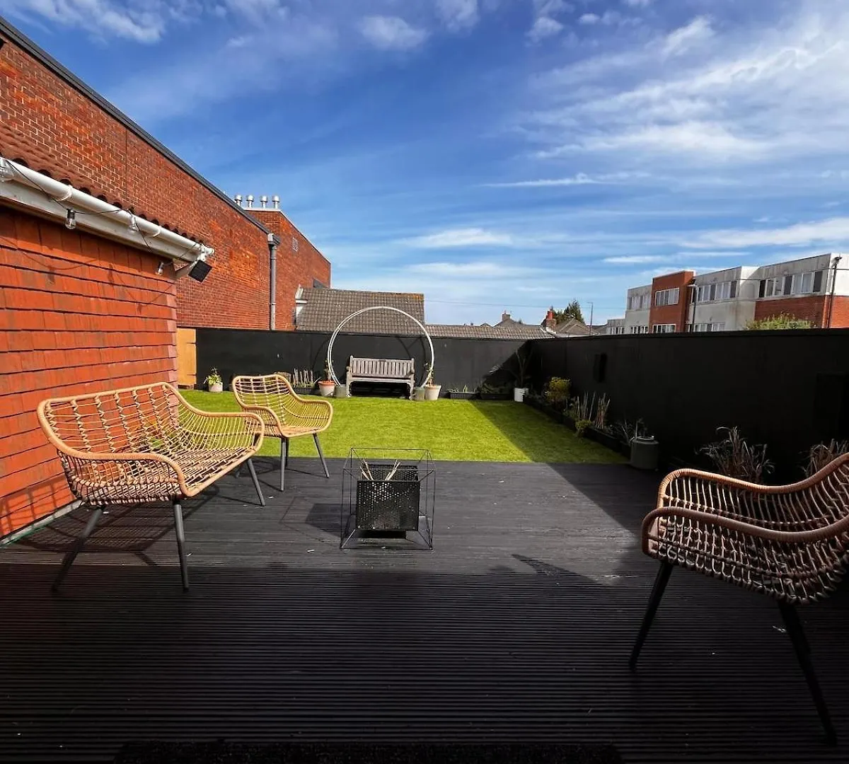 Spacious Apartment With Private Terrace Close To Beaches And The New Forest 伯恩茅斯 英国